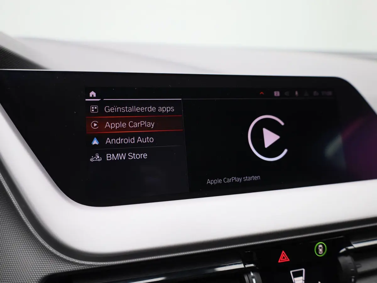116i Executive | Automaat | Parkeer sensoren | Navigatie | Virtual cockpit | Cruise control | Bluetooth | Apple Carplay | Stoel verwarming | Climate control