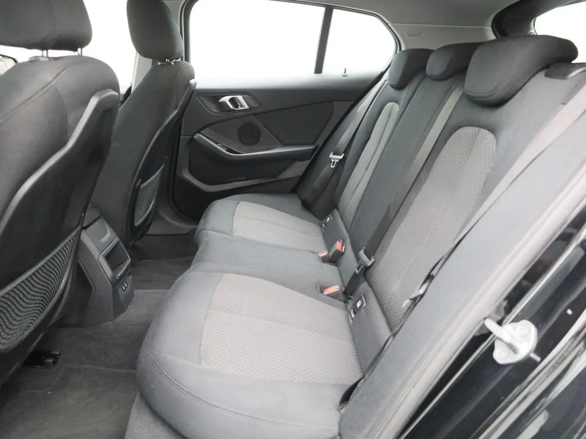 116i Executive | Automaat | Parkeer sensoren | Navigatie | Virtual cockpit | Cruise control | Bluetooth | Apple Carplay | Stoel verwarming | Climate control