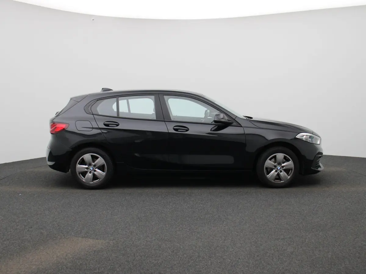 116i Executive | Automaat | Parkeer sensoren | Navigatie | Virtual cockpit | Cruise control | Bluetooth | Apple Carplay | Stoel verwarming | Climate control