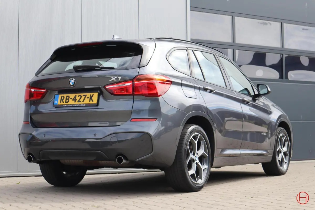sDrive20i M-Sport / Panoramadak / Leder / Cruise / PDC