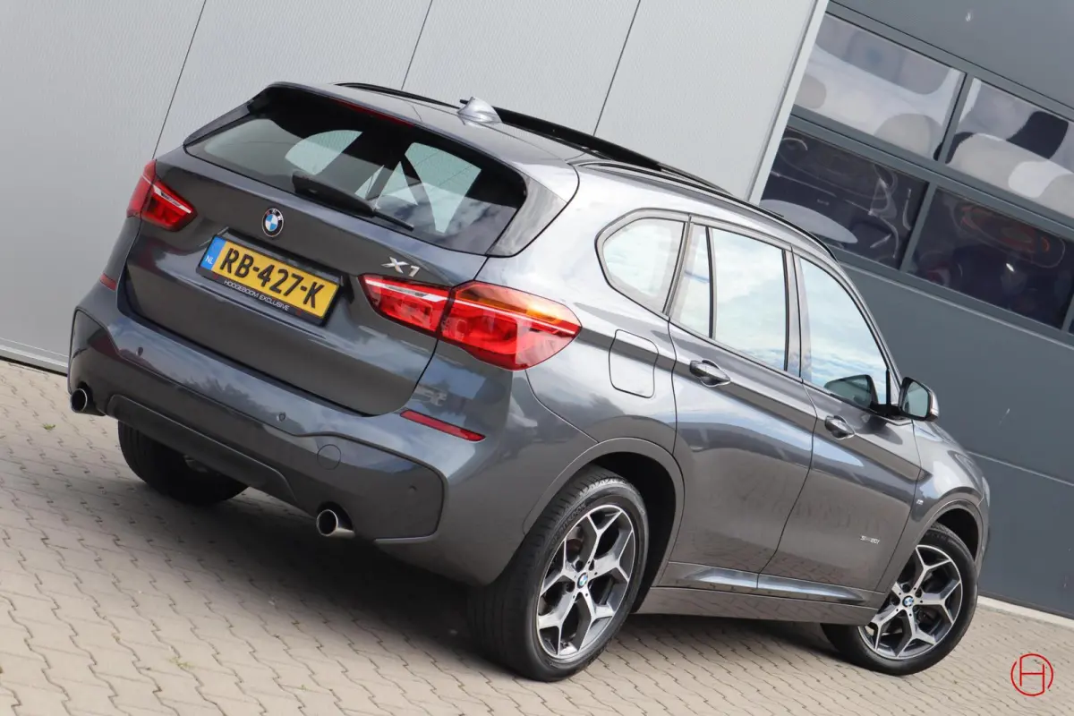 sDrive20i M-Sport / Panoramadak / Leder / Cruise / PDC