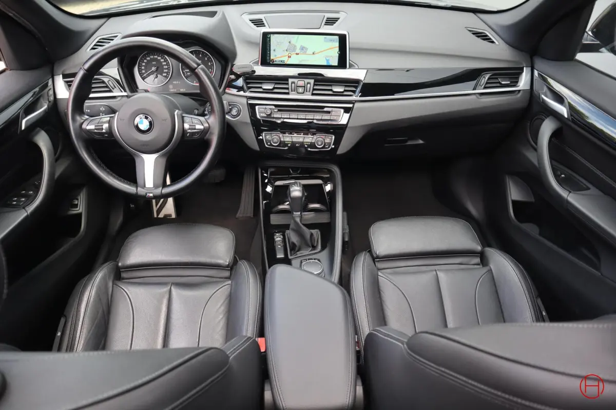 sDrive20i M-Sport / Panoramadak / Leder / Cruise / PDC