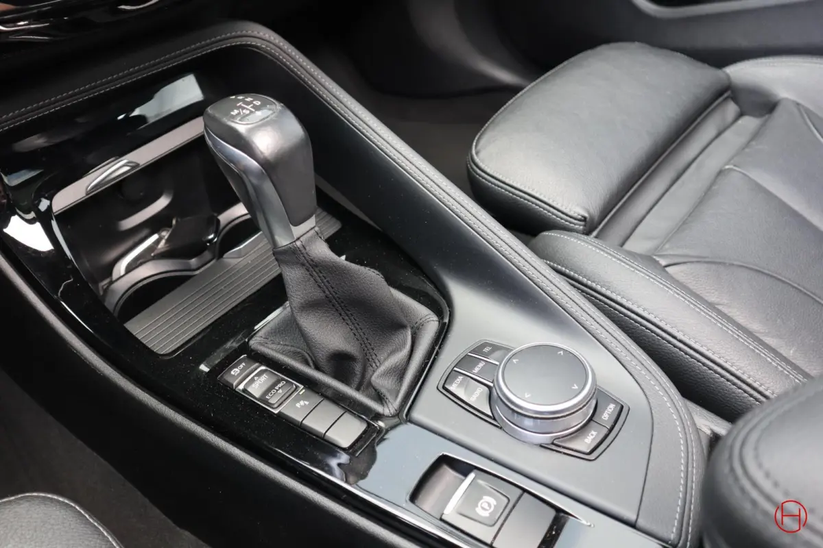 sDrive20i M-Sport / Panoramadak / Leder / Cruise / PDC
