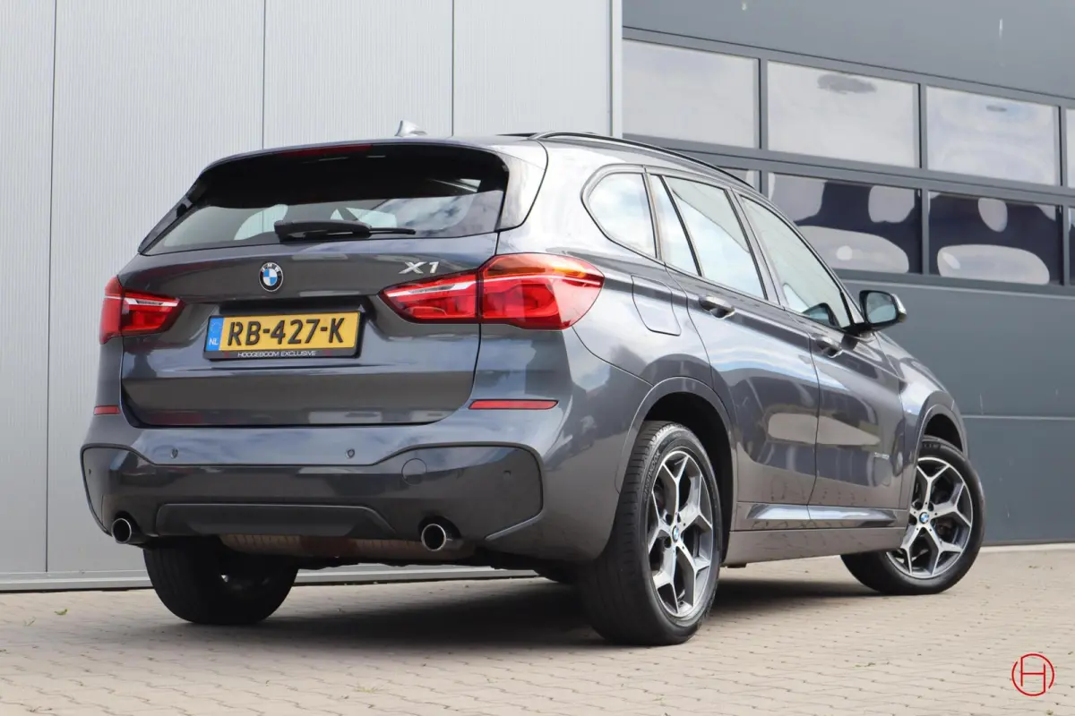 sDrive20i M-Sport / Panoramadak / Leder / Cruise / PDC