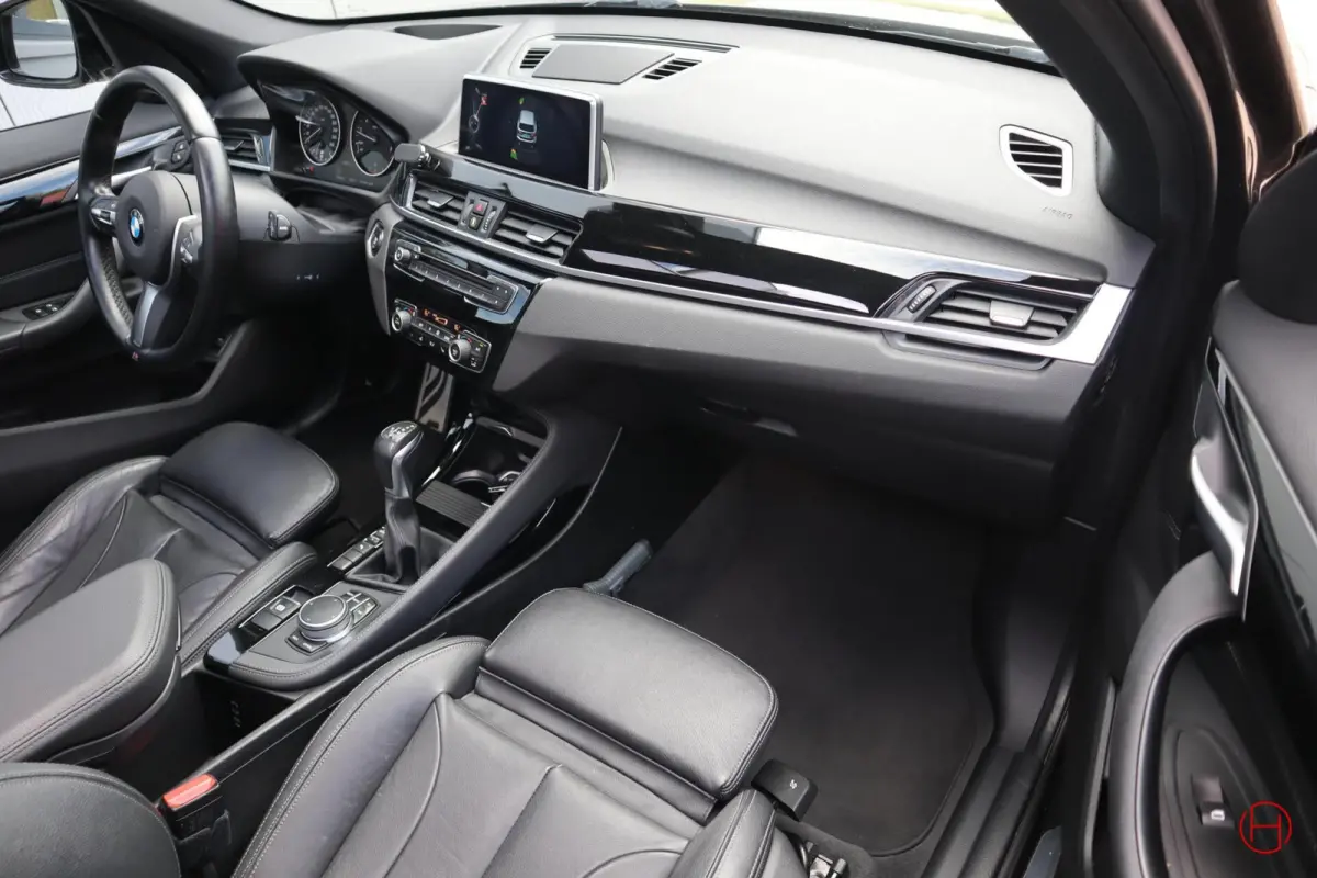 sDrive20i M-Sport / Panoramadak / Leder / Cruise / PDC