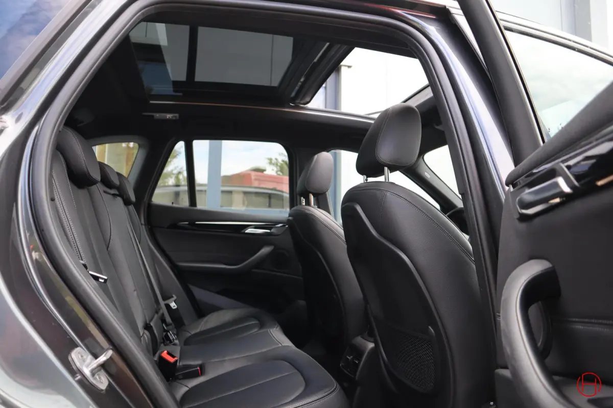 sDrive20i M-Sport / Panoramadak / Leder / Cruise / PDC