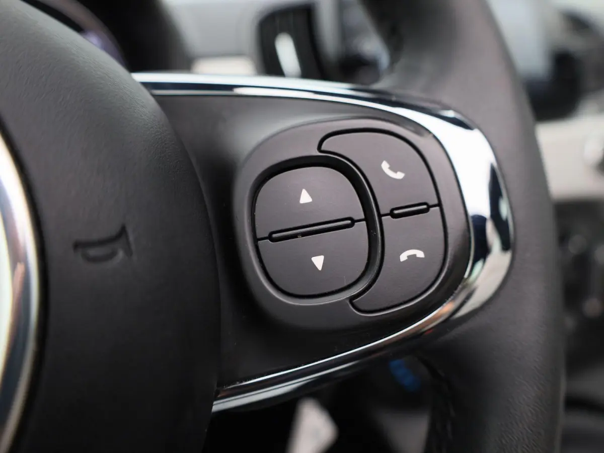 1.0 Hybrid Star | Cabrio | Parkeer sensoren | Navigatie | Half leder | LMV | Cruise control | Airco | Lage km stand
