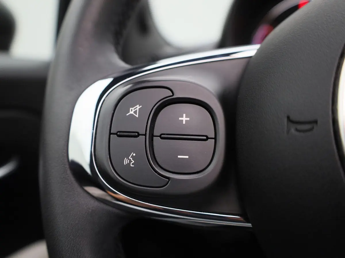 1.0 Hybrid Star | Cabrio | Parkeer sensoren | Navigatie | Half leder | LMV | Cruise control | Airco | Lage km stand
