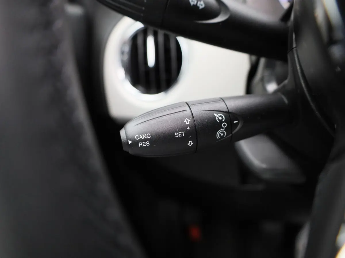 1.0 Hybrid Star | Cabrio | Parkeer sensoren | Navigatie | Half leder | LMV | Cruise control | Airco | Lage km stand