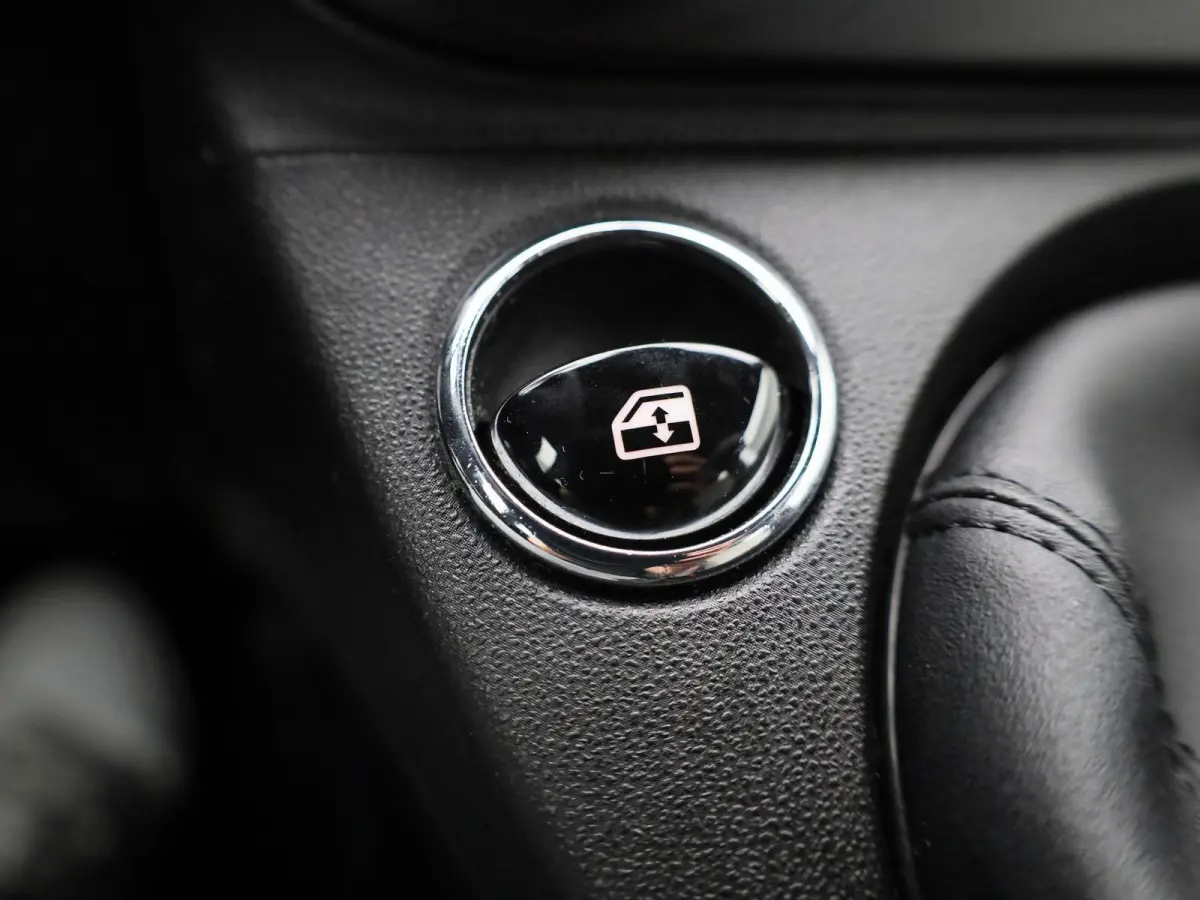 1.0 Hybrid Star | Cabrio | Parkeer sensoren | Navigatie | Half leder | LMV | Cruise control | Airco | Lage km stand