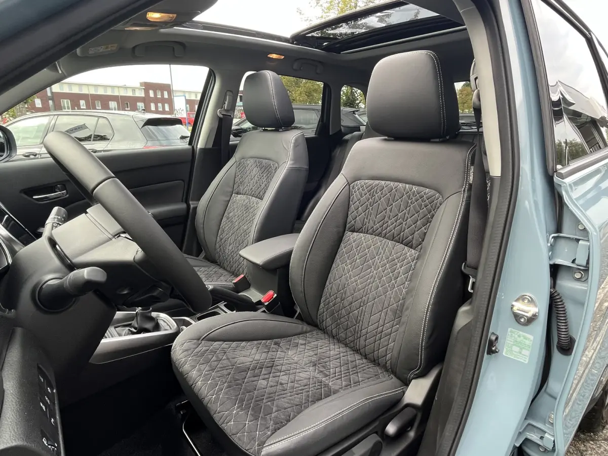 1.4 Boosterjet Smart Hybrid Style Automaat | €2.000,- voordeel | Meerdere kleuren leverbaar | Pano | Adapt. Cruise | Camera | Dodehoek | Rijstrook | Stoelverwarming | etc. etc.