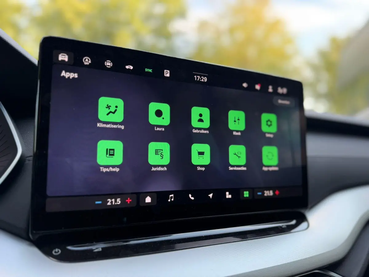 1.5 TSI MHEV Business Edition Plus | Automaat | LED Koplampen | Navigatie | Climate Control | Adaptive Cruise Control | Apple Carplay/Android Auto | Elektrische achterklep | Privacy Glass | 