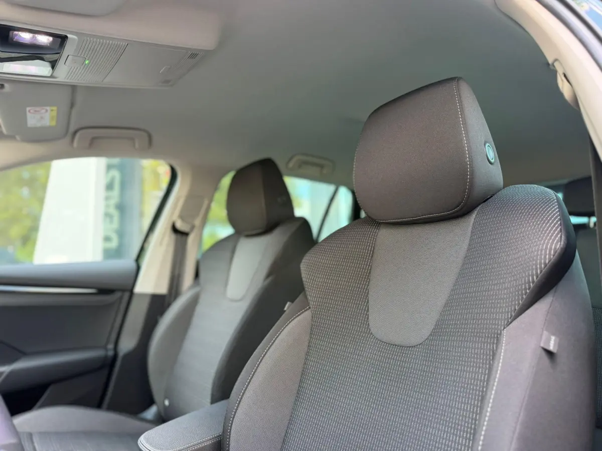 1.5 TSI MHEV Business Edition Plus | Automaat | LED Koplampen | Navigatie | Climate Control | Adaptive Cruise Control | Apple Carplay/Android Auto | Elektrische achterklep | Privacy Glass | 