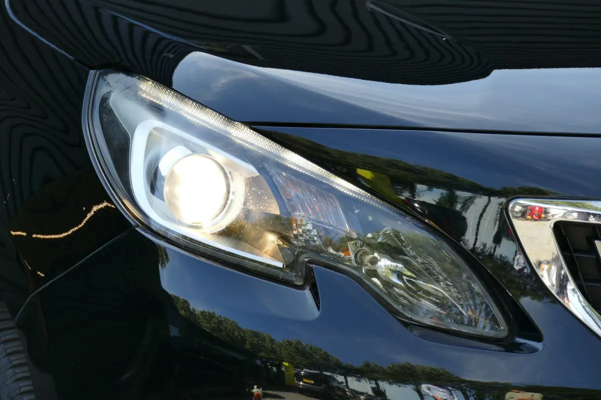 1.2 PURTECH 110PK BLUE LION / NAVI / LED / AIRCO / PDC / BLUETOOTH / CRUISECONTROL / 2E EIGENAAR / SCHITTERENDE STAAT !!