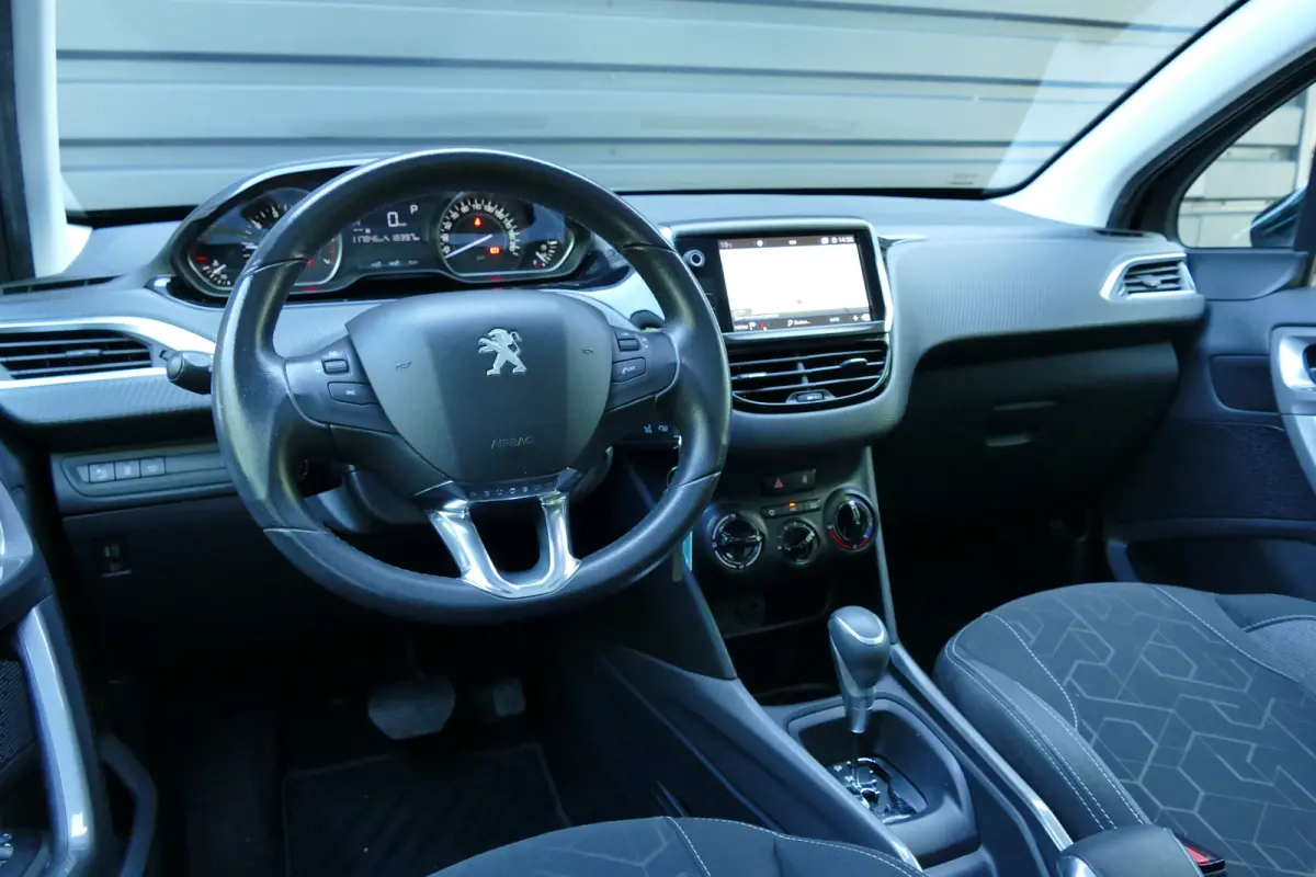 1.2 PURTECH 110PK BLUE LION / NAVI / LED / AIRCO / PDC / BLUETOOTH / CRUISECONTROL / 2E EIGENAAR / SCHITTERENDE STAAT !!