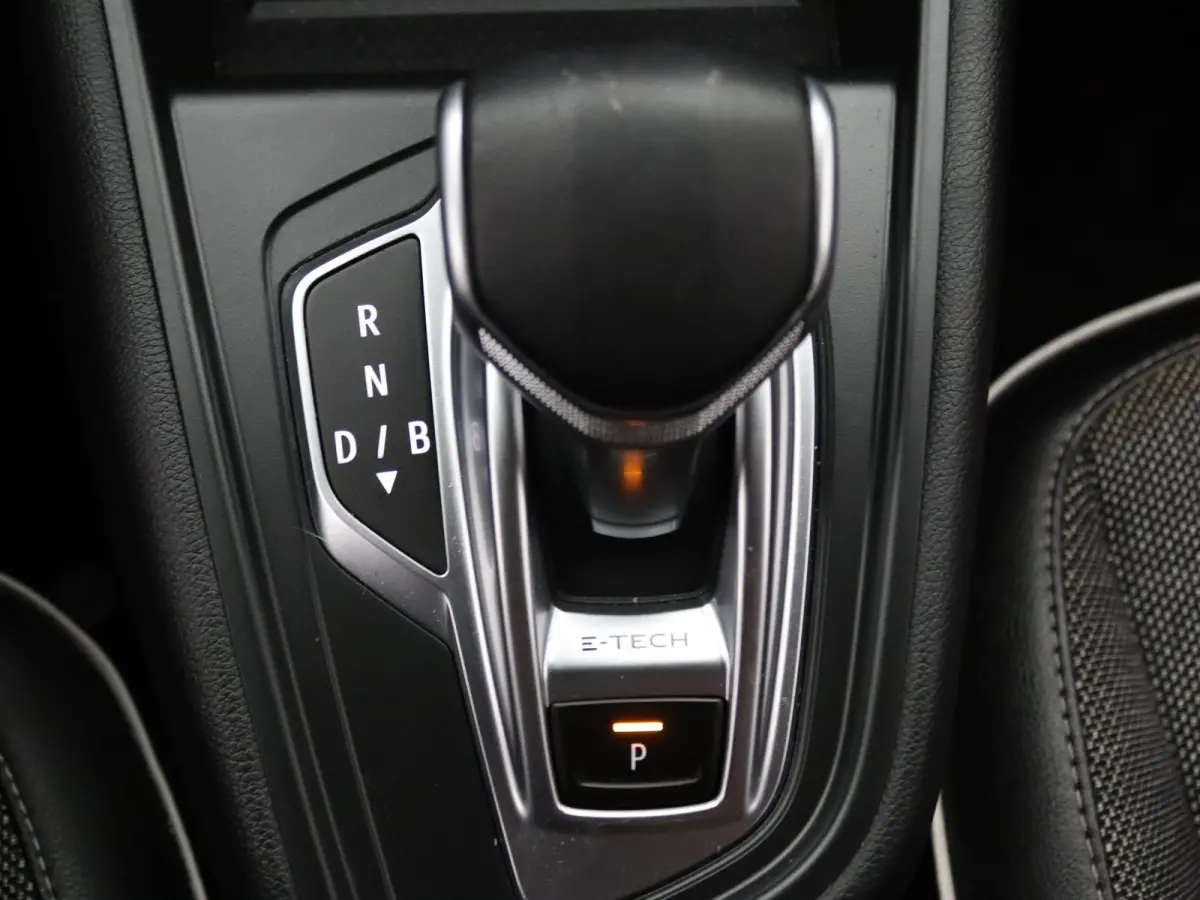 160pk E-Tech Plug-in Hybrid Intens Apple Carplay/Android Auto | Trekhaak