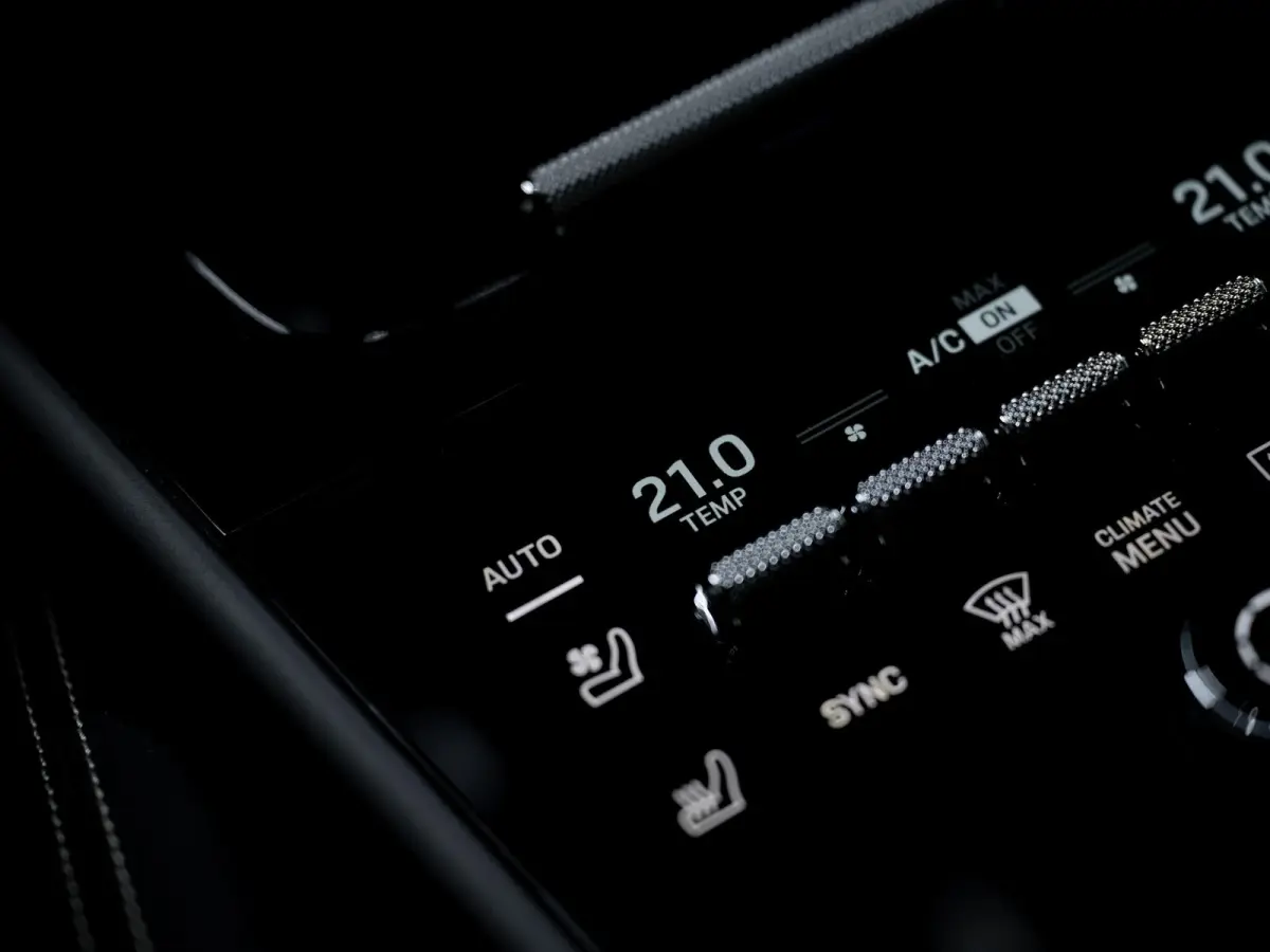3.0 E-Hybrid | SportDesign | Burmester | PDCC | Achterasbest. | Trekhaak | Sportuitlaat |