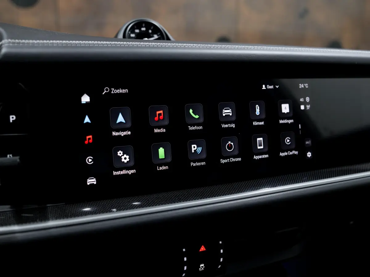 3.0 E-Hybrid | SportDesign | Burmester | PDCC | Achterasbest. | Trekhaak | Sportuitlaat |