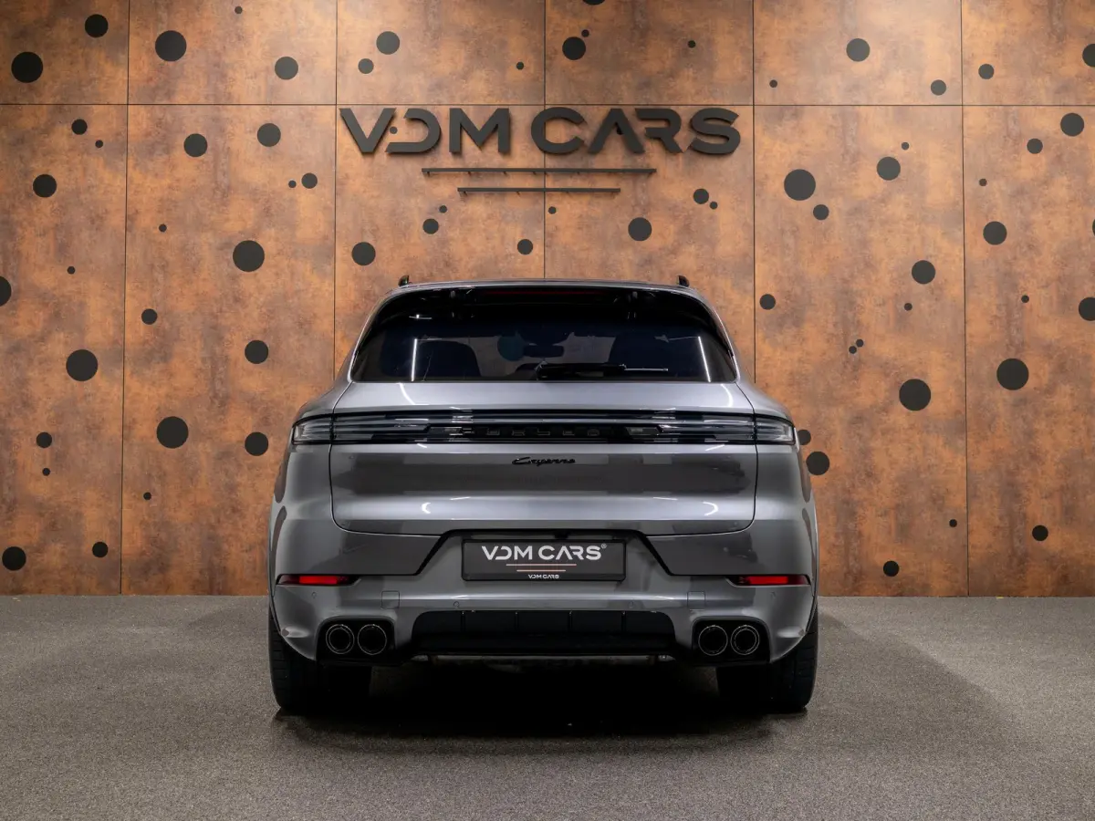 3.0 E-Hybrid | SportDesign | Burmester | PDCC | Achterasbest. | Trekhaak | Sportuitlaat |