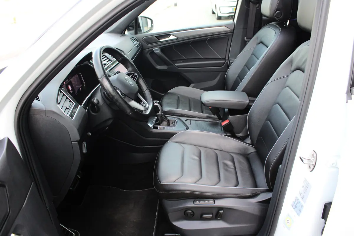 1.4 TSI eHybrid | 3 x R-LINE | LEDER | TREKHAAK | PANO | IQ LED MATRIX | CARPLAY | CAMERA | VIRTUAL | HEAD UP