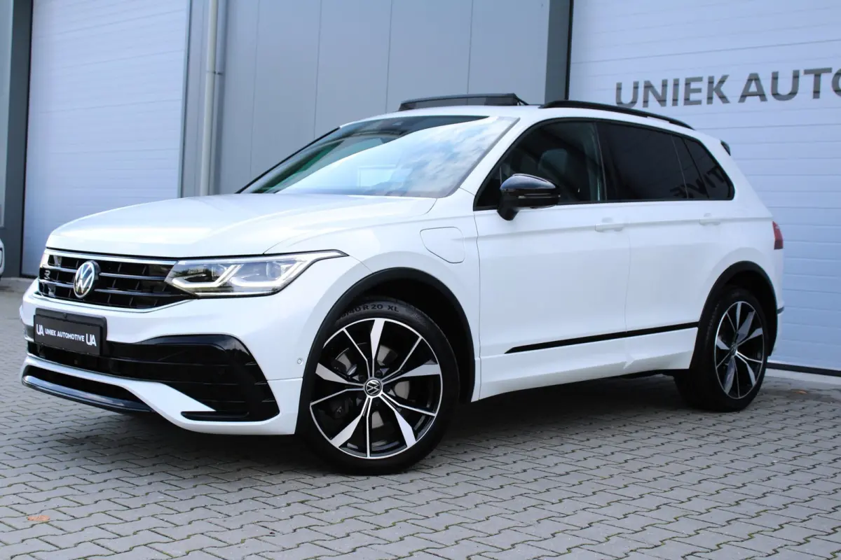 1.4 TSI eHybrid | 3 x R-LINE | LEDER | TREKHAAK | PANO | IQ LED MATRIX | CARPLAY | CAMERA | VIRTUAL | HEAD UP