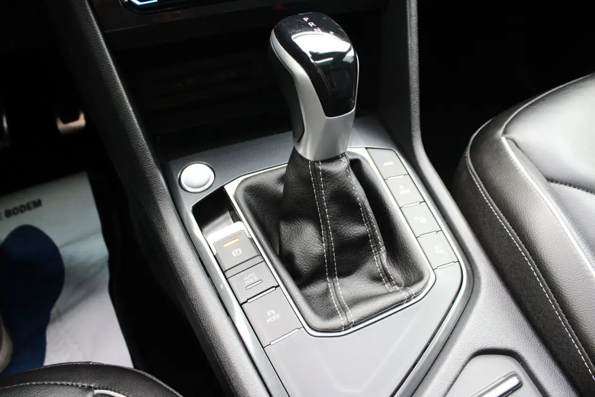 1.4 TSI eHybrid | 3 x R-LINE | LEDER | TREKHAAK | PANO | IQ LED MATRIX | CARPLAY | CAMERA | VIRTUAL | HEAD UP