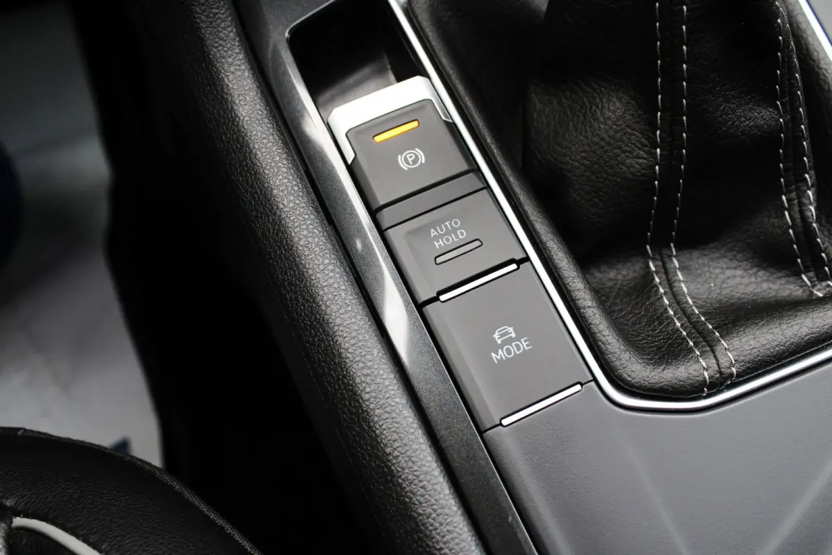 1.4 TSI eHybrid | 3 x R-LINE | LEDER | TREKHAAK | PANO | IQ LED MATRIX | CARPLAY | CAMERA | VIRTUAL | HEAD UP