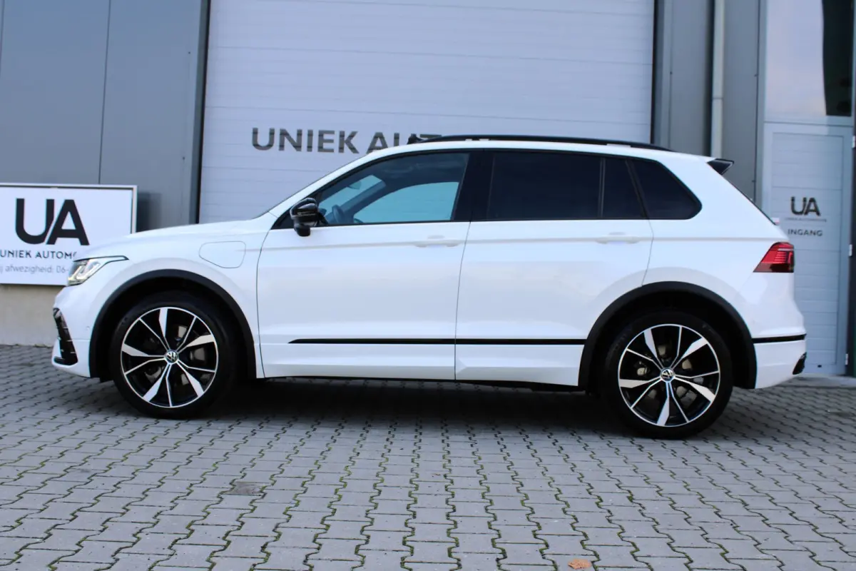 1.4 TSI eHybrid | 3 x R-LINE | LEDER | TREKHAAK | PANO | IQ LED MATRIX | CARPLAY | CAMERA | VIRTUAL | HEAD UP