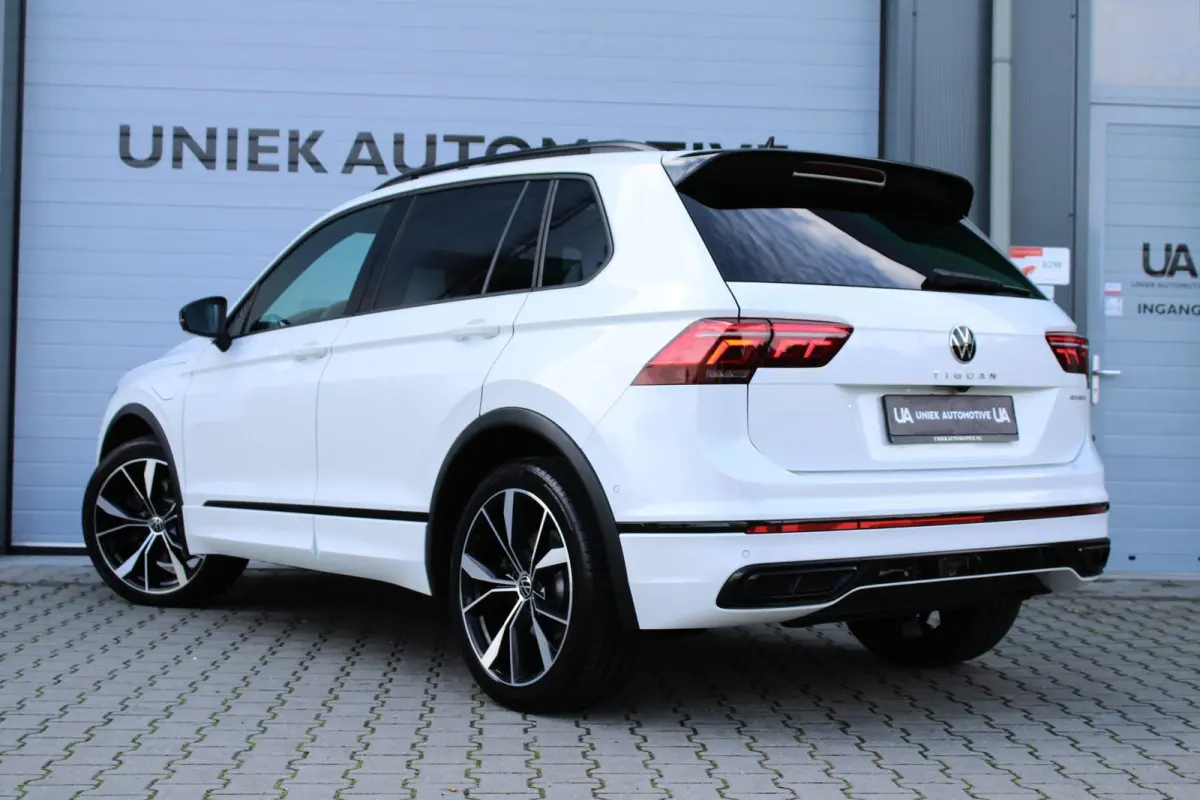 1.4 TSI eHybrid | 3 x R-LINE | LEDER | TREKHAAK | PANO | IQ LED MATRIX | CARPLAY | CAMERA | VIRTUAL | HEAD UP