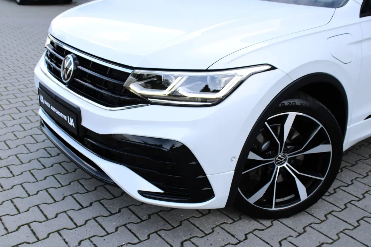 1.4 TSI eHybrid | 3 x R-LINE | LEDER | TREKHAAK | PANO | IQ LED MATRIX | CARPLAY | CAMERA | VIRTUAL | HEAD UP