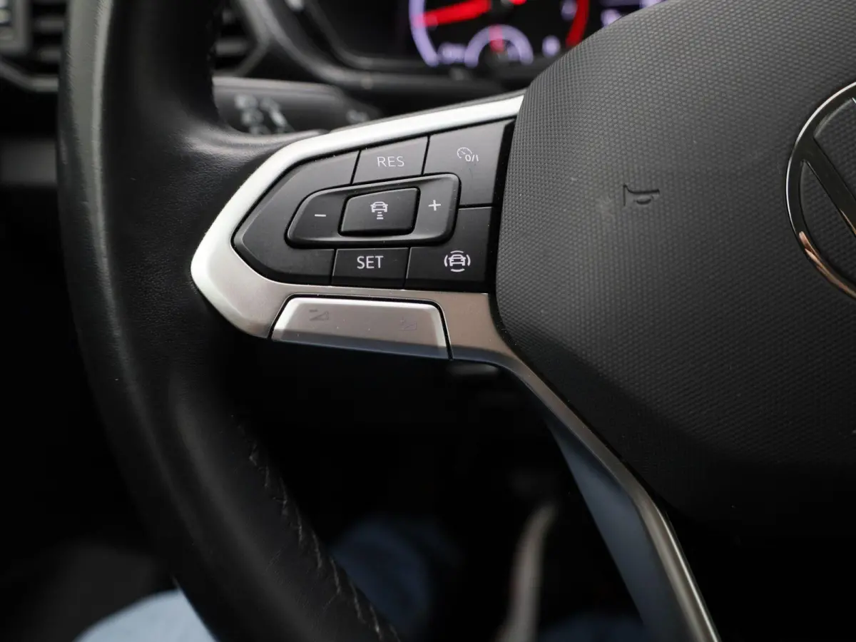 1.0 TSI Life | Airconditioning | Bluetooth | Cruise Control | Lichtmetalen Velgen |