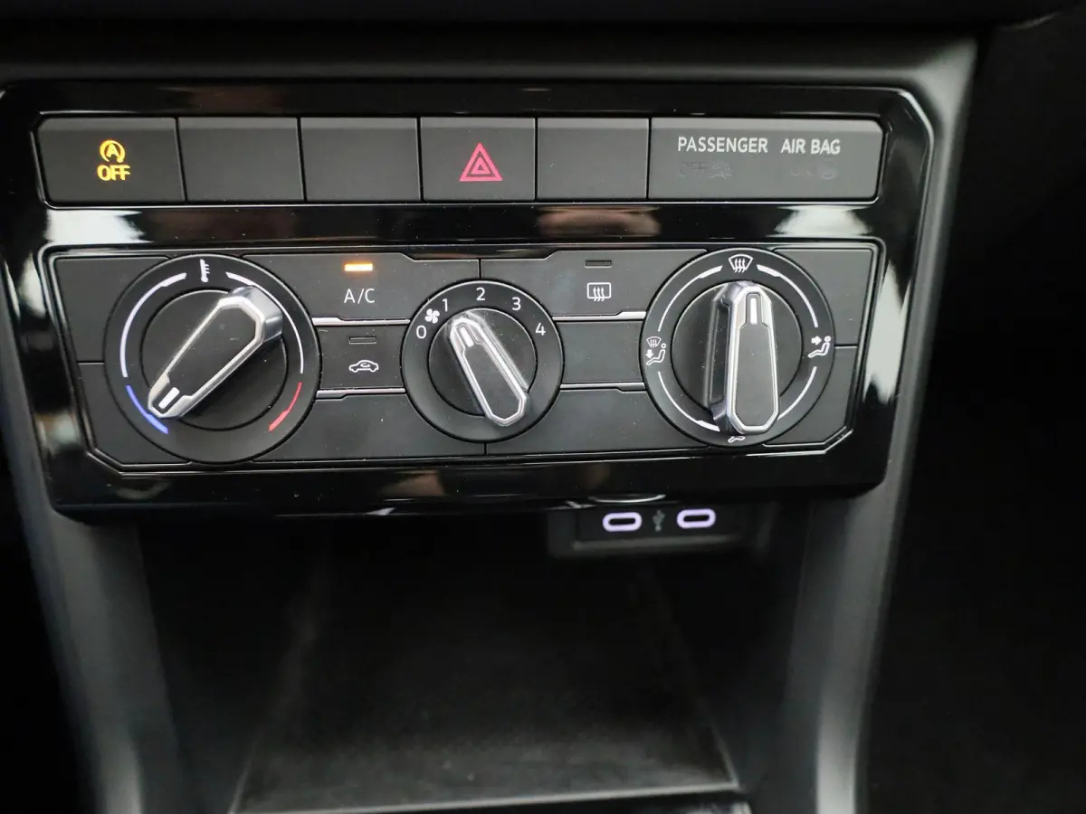 1.0 TSI Life | Airconditioning | Bluetooth | Cruise Control | Lichtmetalen Velgen |