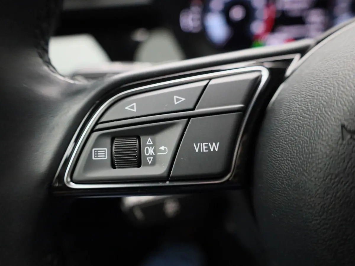 30 TFSI Business edition | Automaat | Apple Carplay/Android Auto | Climate Control | Parkeersensoren |