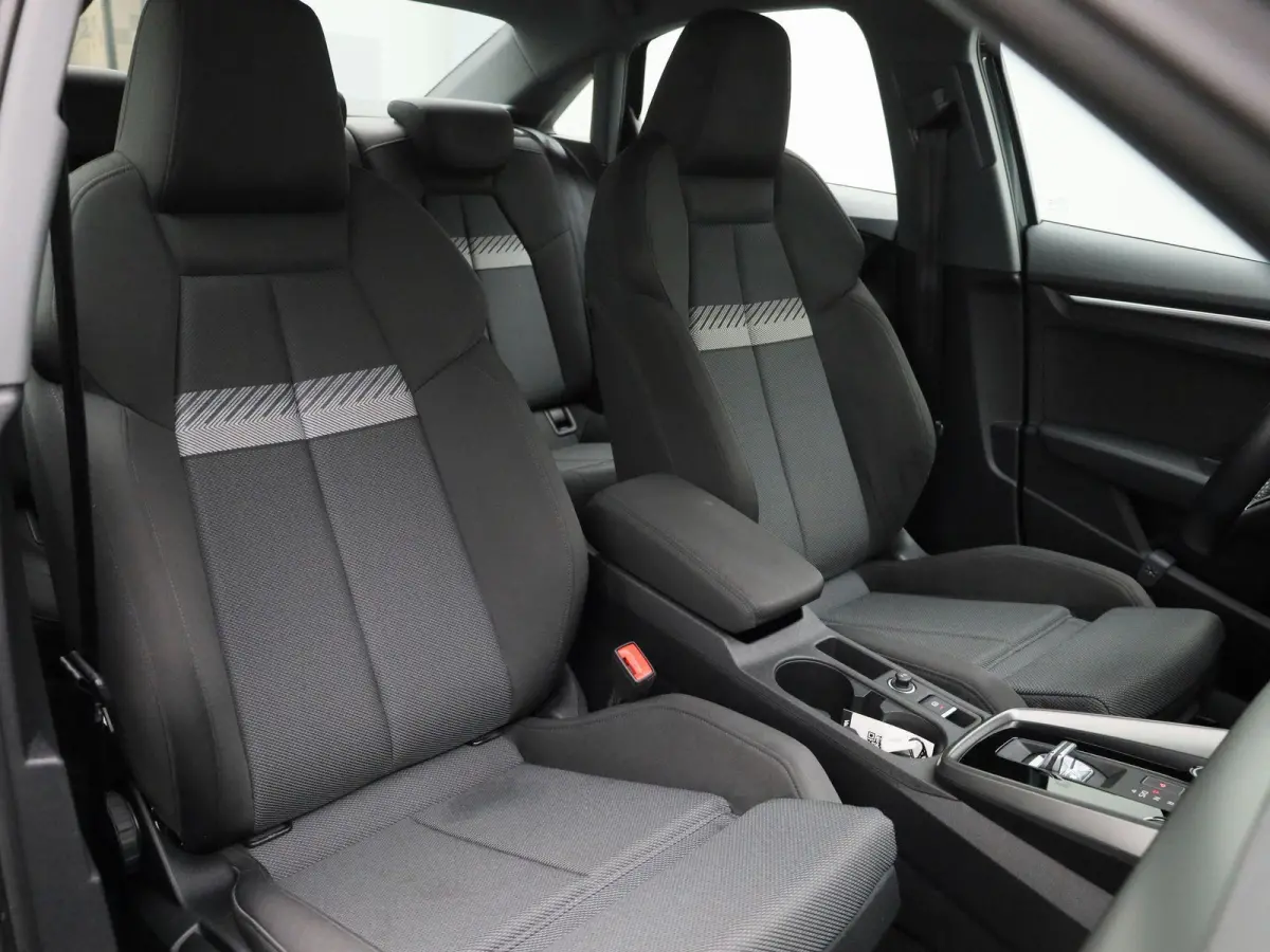30 TFSI Business edition | Automaat | Apple Carplay/Android Auto | Climate Control | Parkeersensoren |