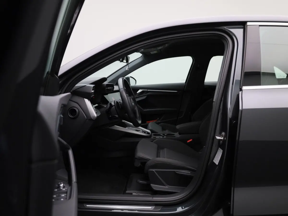 30 TFSI Business edition | Automaat | Apple Carplay/Android Auto | Climate Control | Parkeersensoren |