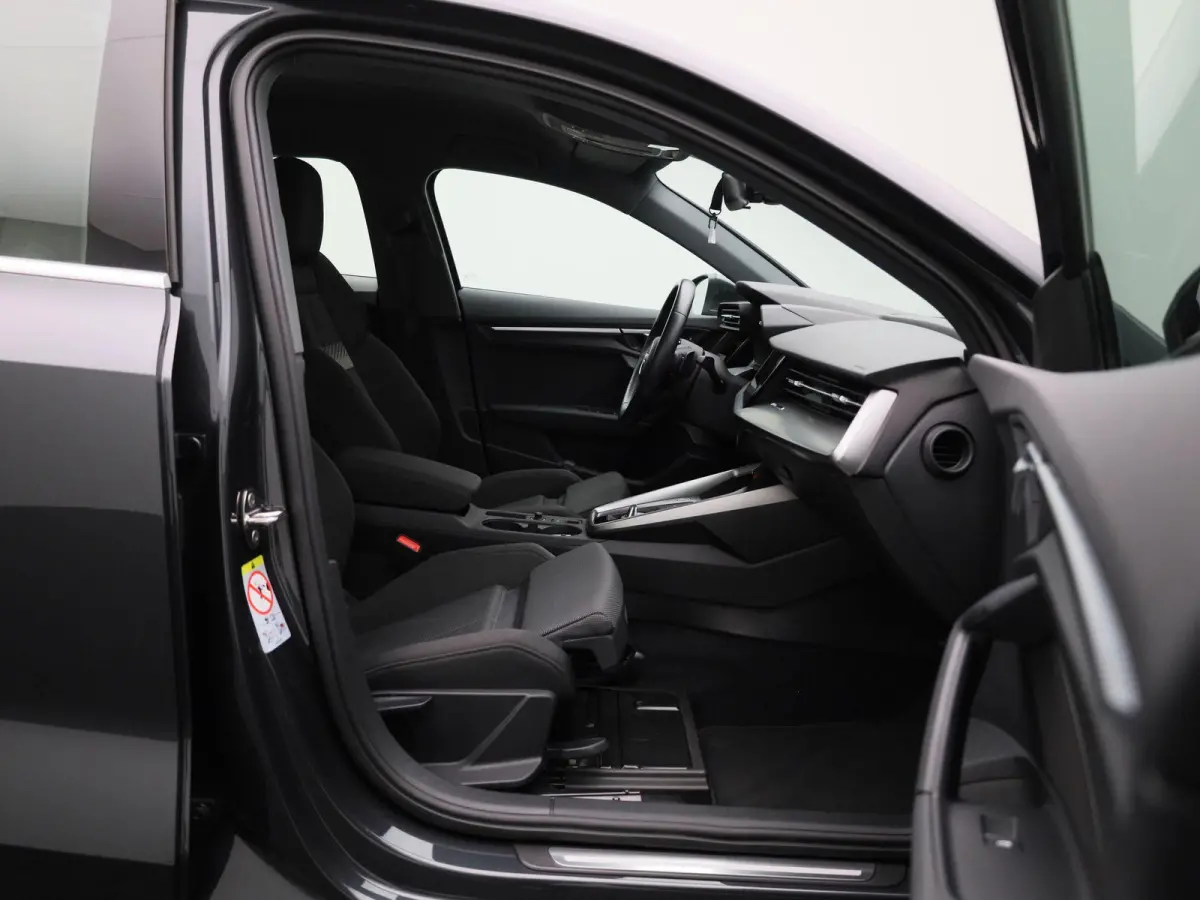 30 TFSI Business edition | Automaat | Apple Carplay/Android Auto | Climate Control | Parkeersensoren |