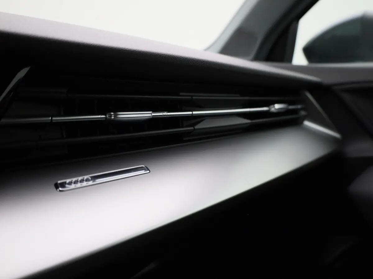 30 TFSI Business edition | Automaat | Apple Carplay/Android Auto | Climate Control | Parkeersensoren |