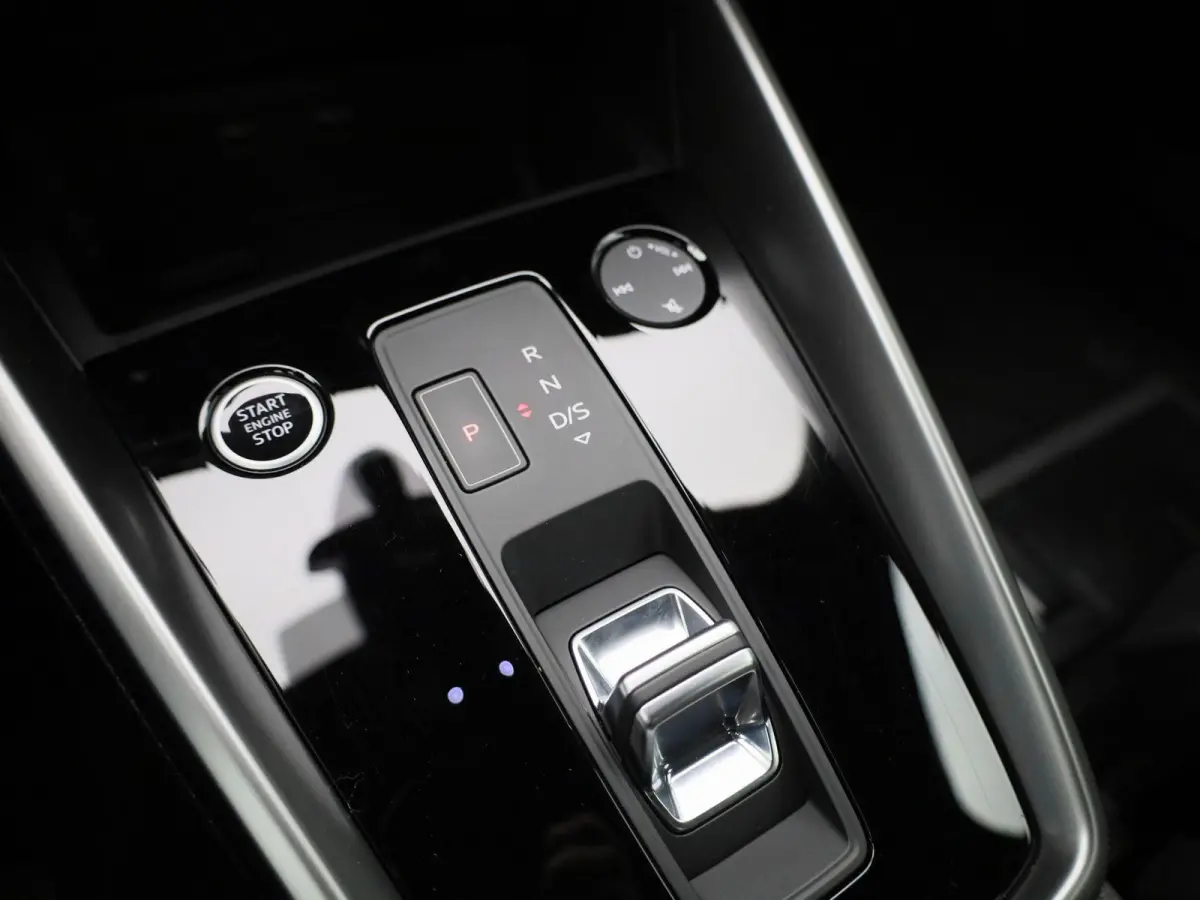 30 TFSI Business edition | Automaat | Apple Carplay/Android Auto | Climate Control | Parkeersensoren |