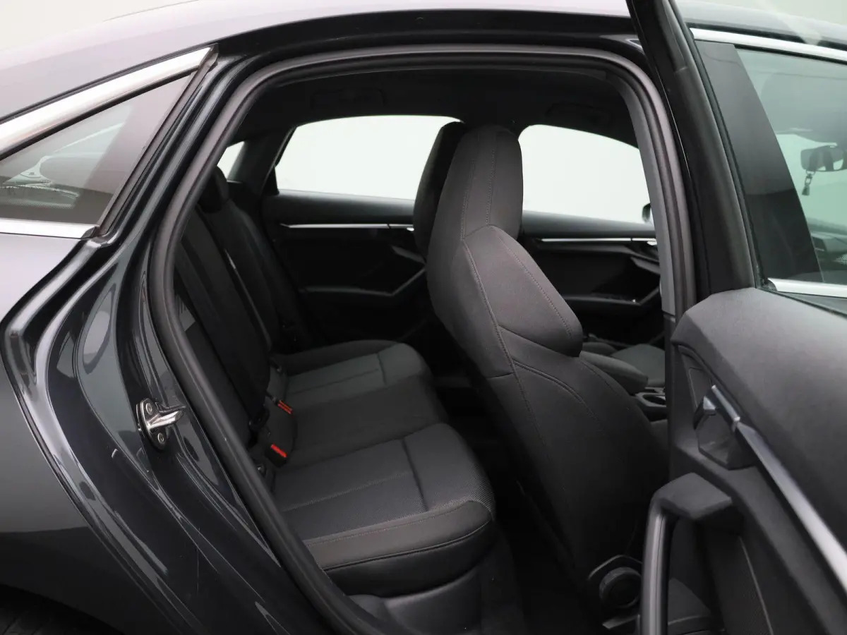 30 TFSI Business edition | Automaat | Apple Carplay/Android Auto | Climate Control | Parkeersensoren |