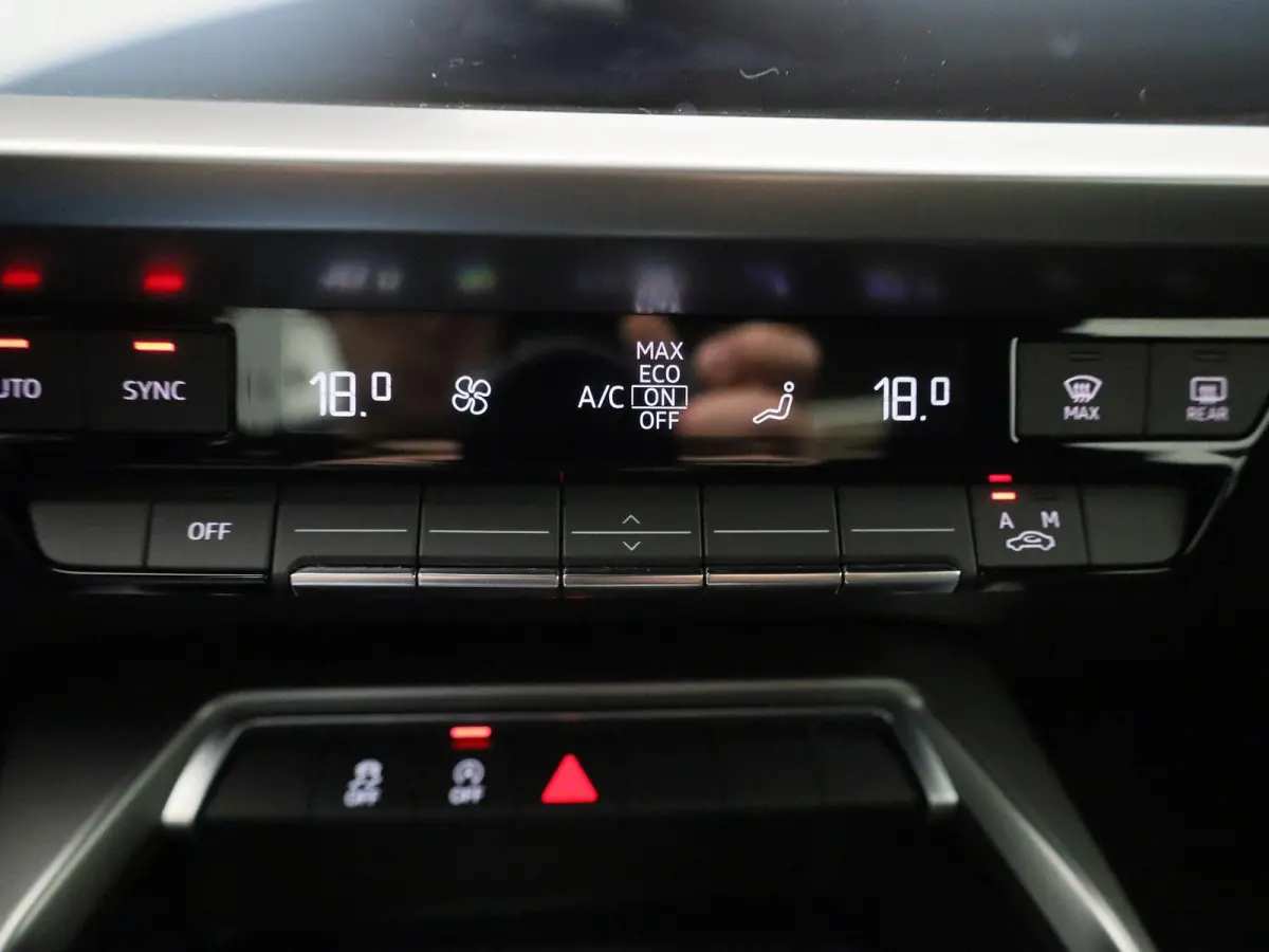 30 TFSI Business edition | Automaat | Apple Carplay/Android Auto | Climate Control | Parkeersensoren |