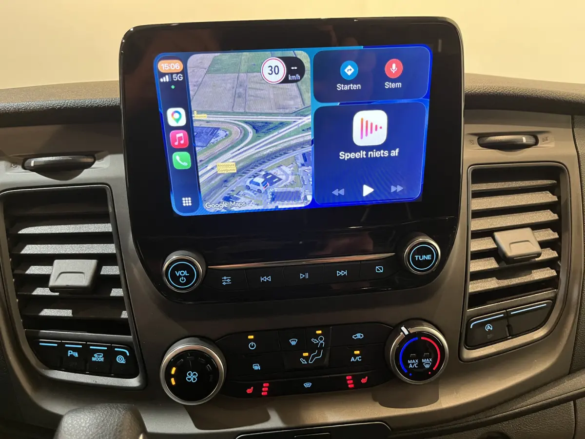 300 2.0 TDCI L1H1 Trend 130 PK Automaat / Euro 6 / Schuifdeur L + R / Airco / CarPlay / Cruise Control Adap. / Trekhaak / Xenon / Navigatie / 3-Zits / 27.300 KM !!