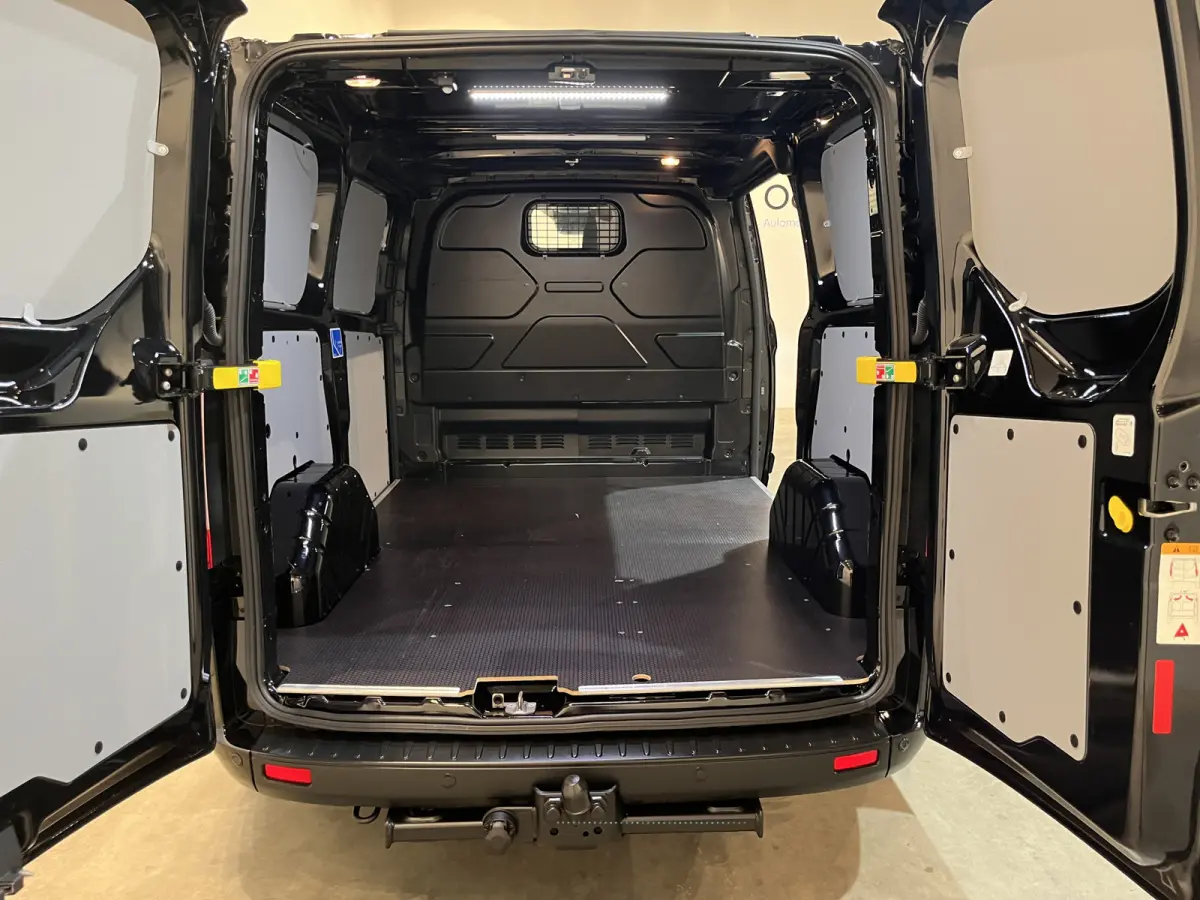 300 2.0 TDCI L1H1 Trend 130 PK Automaat / Euro 6 / Schuifdeur L + R / Airco / CarPlay / Cruise Control Adap. / Trekhaak / Xenon / Navigatie / 3-Zits / 27.300 KM !!