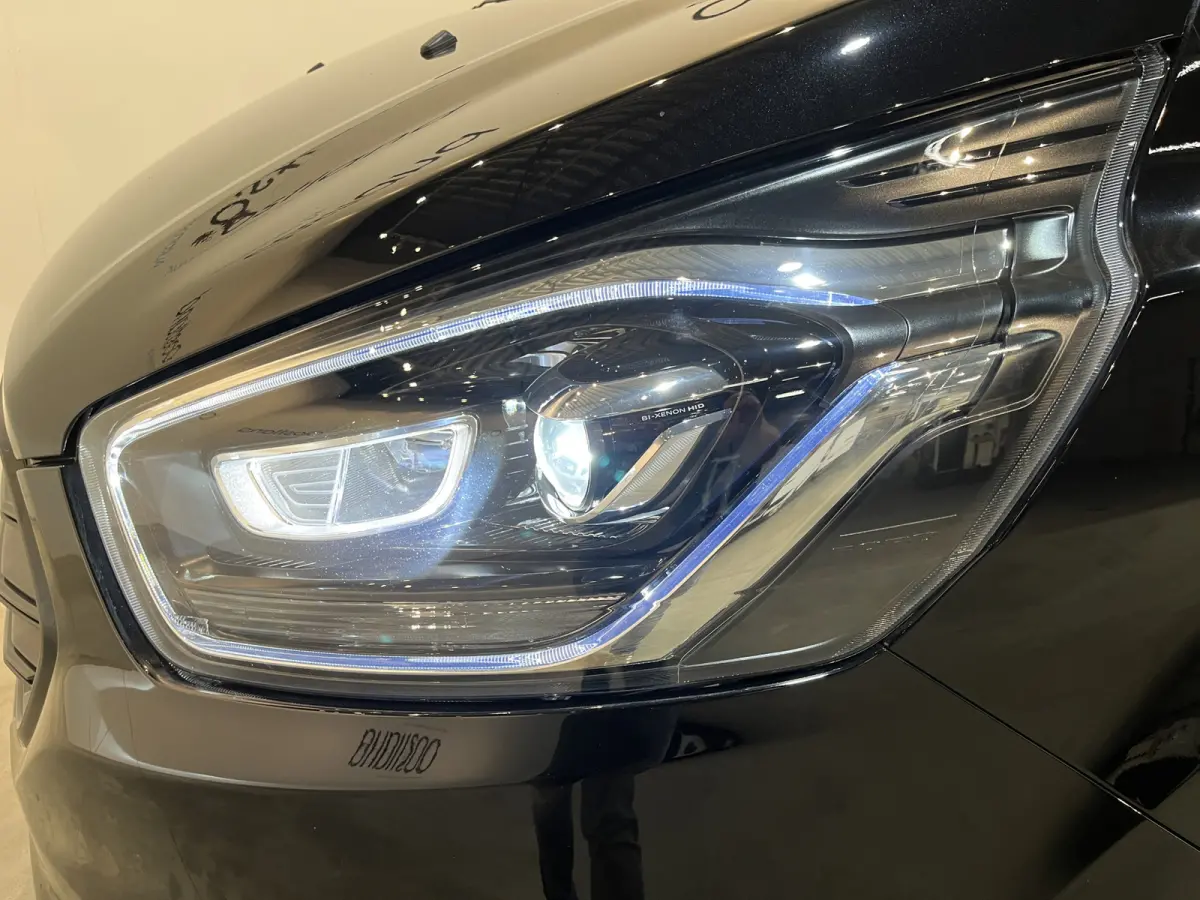 300 2.0 TDCI L1H1 Trend 130 PK Automaat / Euro 6 / Schuifdeur L + R / Airco / CarPlay / Cruise Control Adap. / Trekhaak / Xenon / Navigatie / 3-Zits / 27.300 KM !!