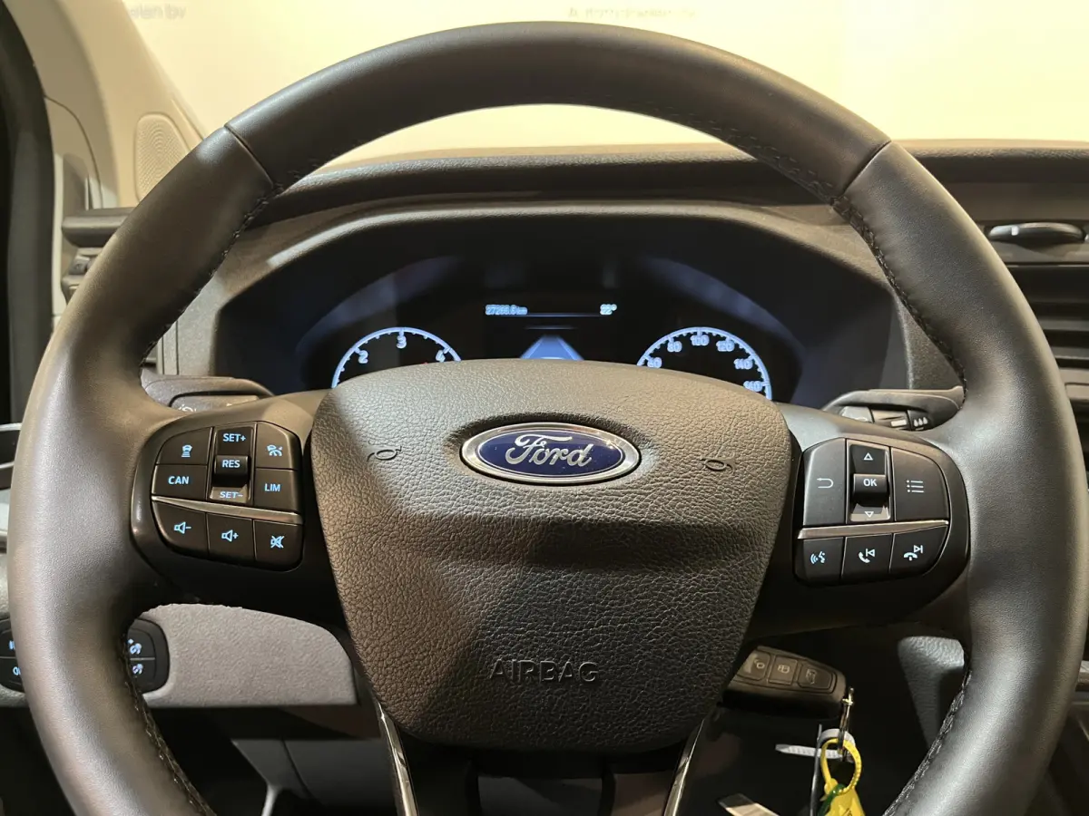 300 2.0 TDCI L1H1 Trend 130 PK Automaat / Euro 6 / Schuifdeur L + R / Airco / CarPlay / Cruise Control Adap. / Trekhaak / Xenon / Navigatie / 3-Zits / 27.300 KM !!