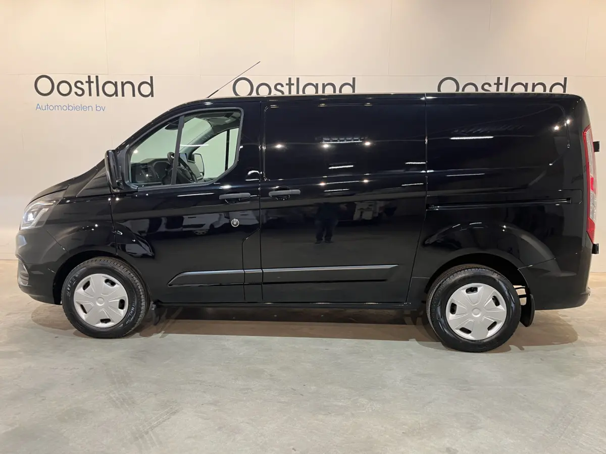 300 2.0 TDCI L1H1 Trend 130 PK Automaat / Euro 6 / Schuifdeur L + R / Airco / CarPlay / Cruise Control Adap. / Trekhaak / Xenon / Navigatie / 3-Zits / 27.300 KM !!