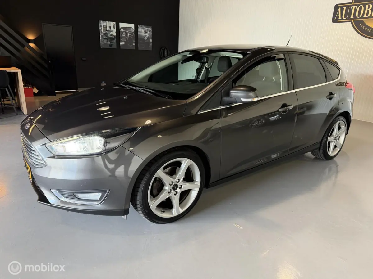 1.5 Titanium TOP STAAT Trekhaak xenon