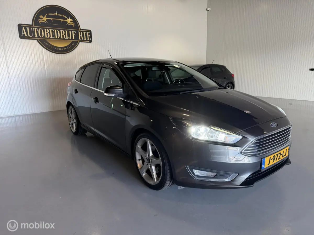 1.5 Titanium TOP STAAT Trekhaak xenon
