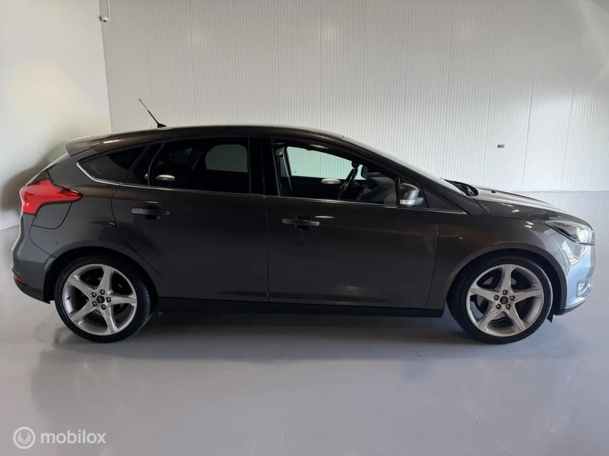 1.5 Titanium TOP STAAT Trekhaak xenon