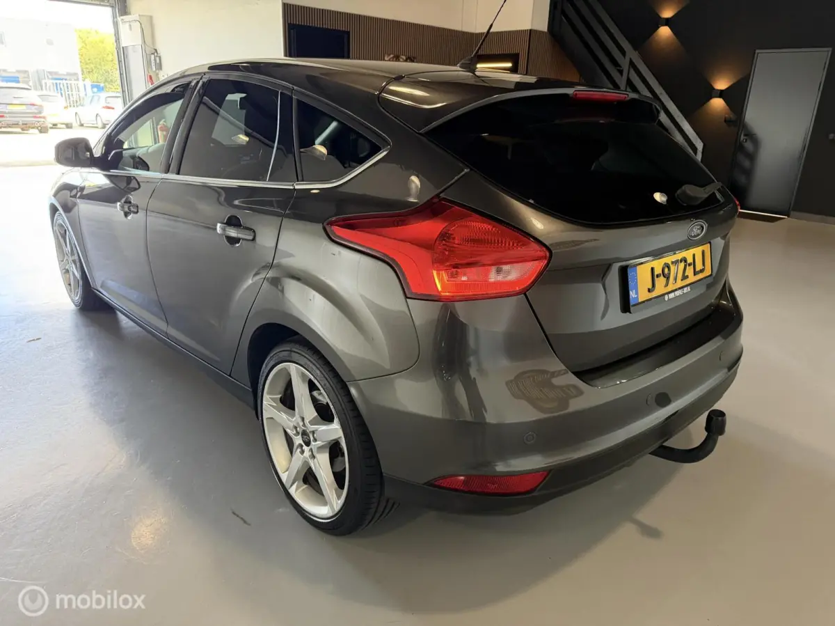 1.5 Titanium TOP STAAT Trekhaak xenon
