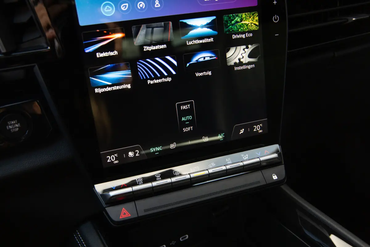 1.2 E-Tech full hybrid 200 techno , Camera, Stoelverwarming, Carplay